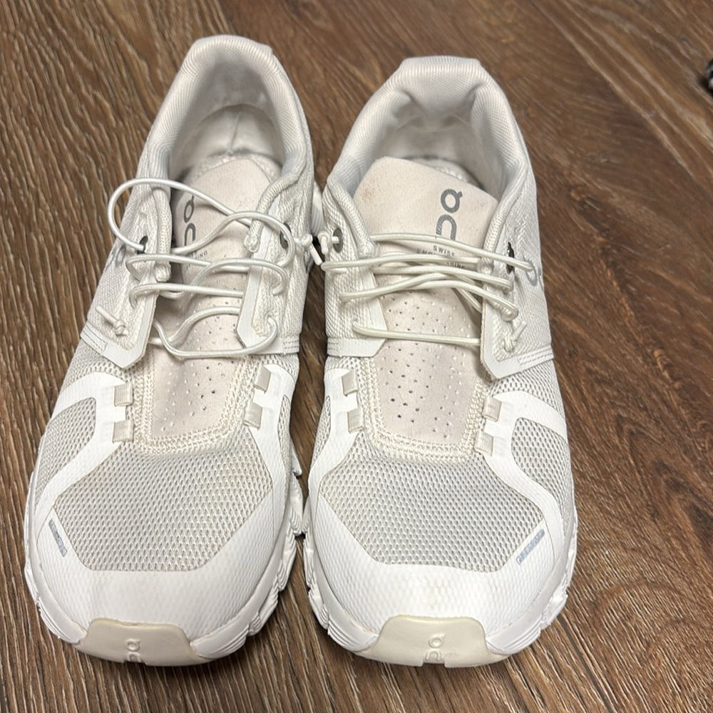 On Running Cream Athletic Shoes - Picture 2 of 6